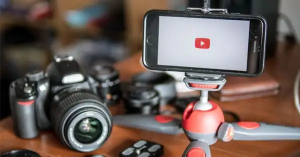 Descubra as melhores dicas para ganhar dinheiro no YouTube e tornar-se um youtuber de sucesso. Saiba como monetizar seu canal e atrair mais visualizações e inscritos. Leia agora!